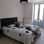 Holiday home Pause Printaniere En Toute Douceur Pour Les Jours Feries Castelnau-Montratier