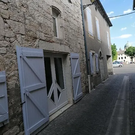 Cahors Sud : Maison Quercynoise Avec Vue Sur Place Du Village Holiday home